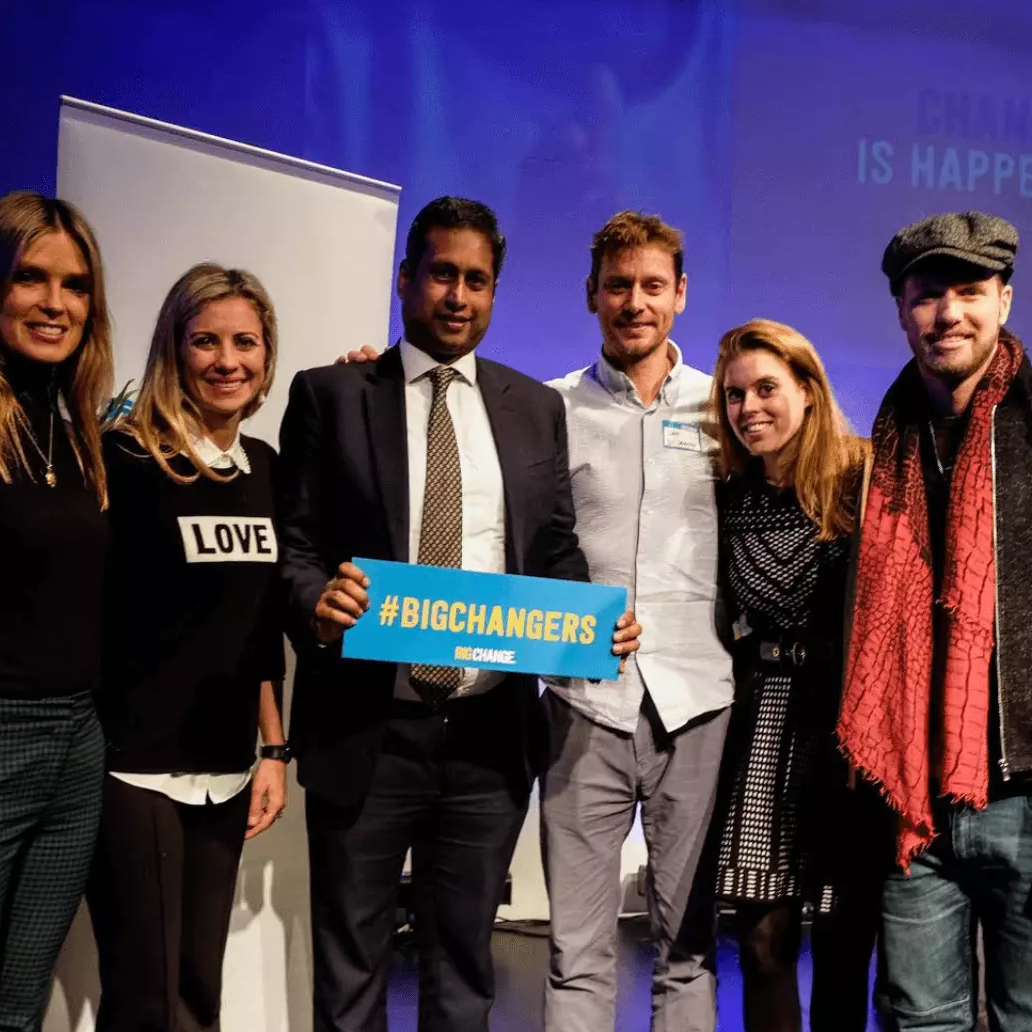 Founder & Chairman of The Dream Trust UK – Annesley Abercorn (holding sign) with the founders of the Big Change charity – (L to R) Isabella and Holly Branson, Sam Richardson, HRH Princess Beatrice of York, Sam Branson and Phil Nevin